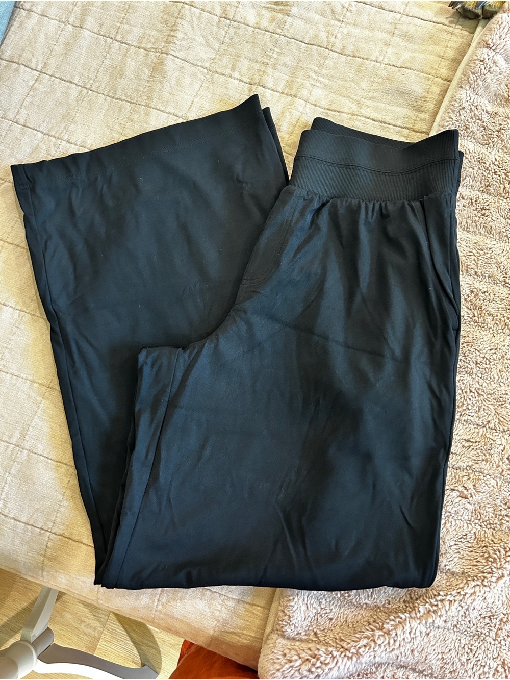 Lou & Grey Black Ribbed Waistband Pull-On Pants
